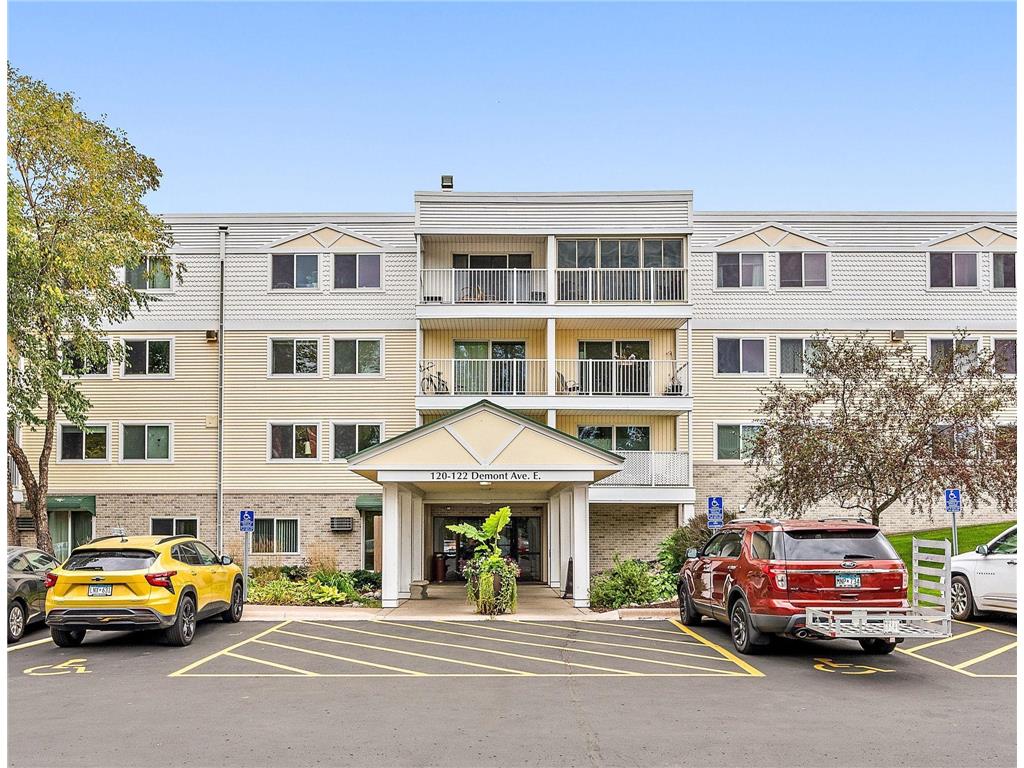 132 Demont Avenue E #323 Little Canada MN 55117 6617555 image1