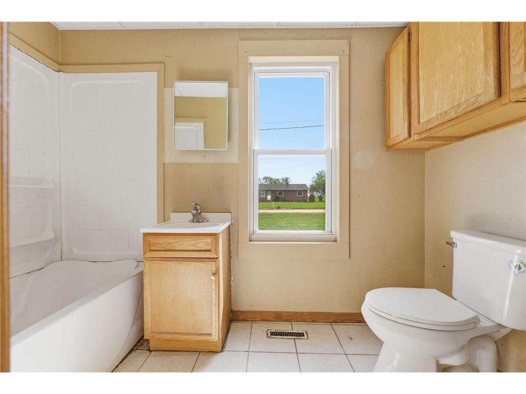 132 Gates Avenue Kenyon MN 55946 7063011 image15