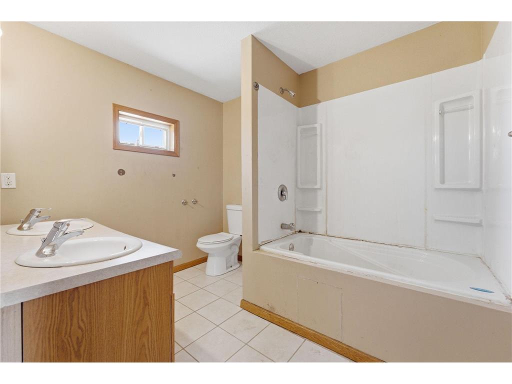 132 Gates Avenue Kenyon MN 55946 7063011 image26
