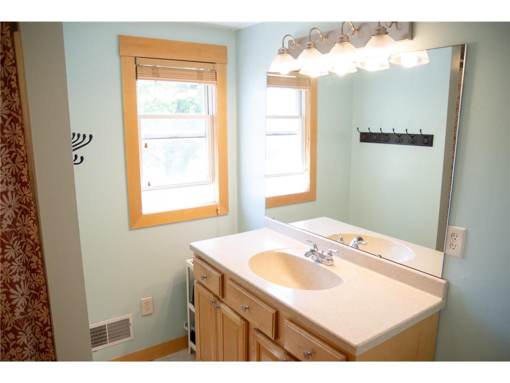 132 S Washington Avenue New Richmond WI 54017 7076111 image28
