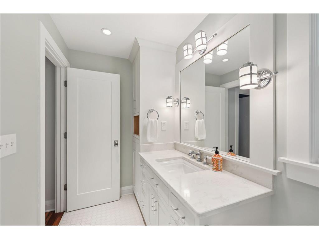132 Summit Avenue Center City MN 55012 - North Center Lake 6799657 image32