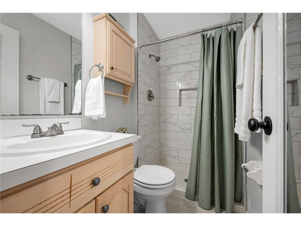 132 W Eagle Lake Drive Maple Grove MN 55369 - Eagle 7050339 image14