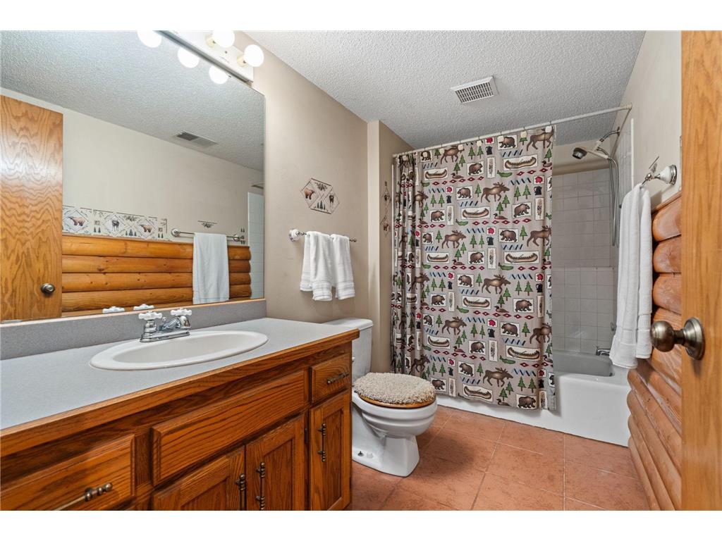 1320 Griffin Avenue Mahtomedi MN 55115 7073607 image38