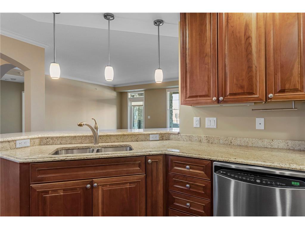 1320 Riverside Lane #112 Mendota Heights MN 55118 7045282 image31
