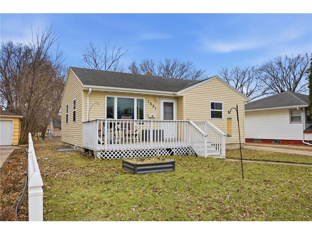1321 9th Avenue S Moorhead MN 56560 7054757 image1