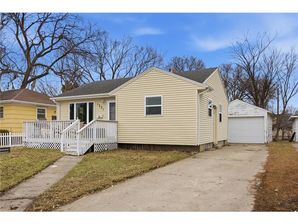 1321 9th Avenue S Moorhead MN 56560 7054757 image2