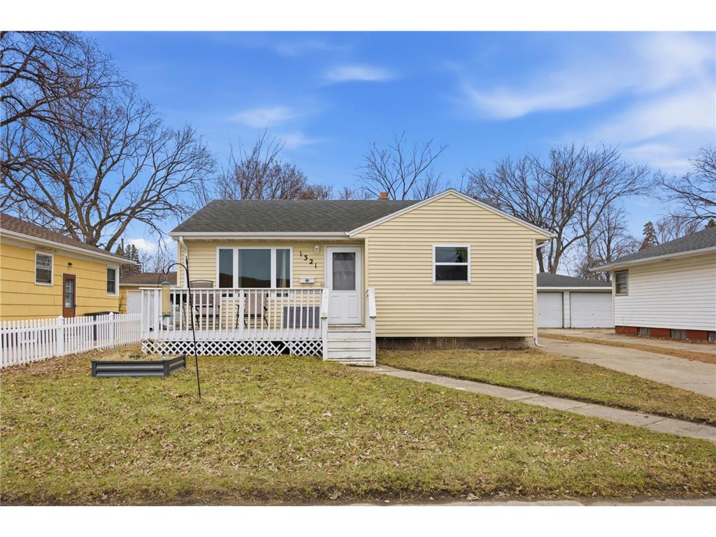 1321 9th Avenue S Moorhead MN 56560 7054757 image3