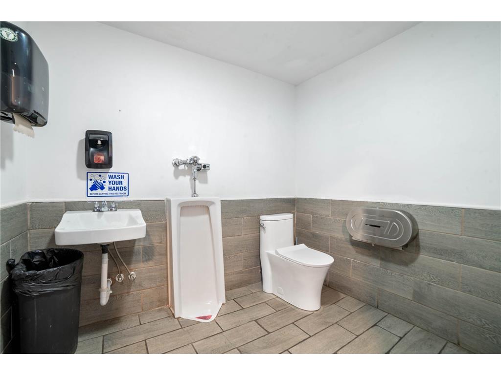 1321 Commonwealth Avenue Duluth MN 55808 6468081 image24