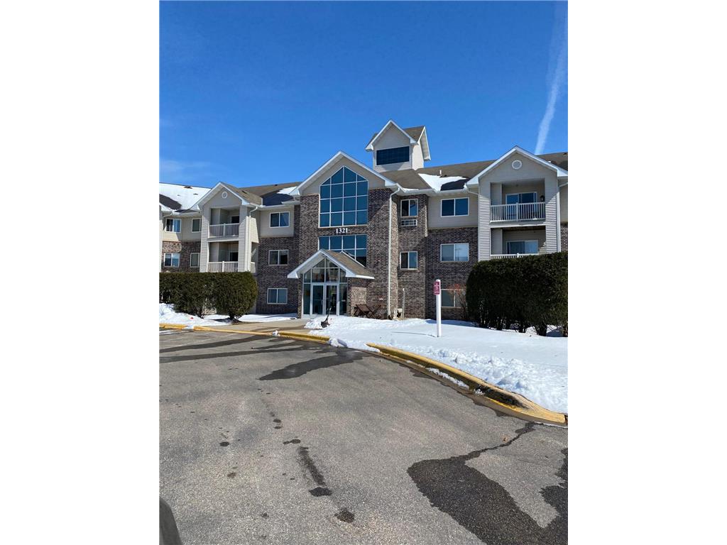 1321 Lake Drive W 108, Chanhassen, MN, 55317 MLS 6355002 Edina Realty
