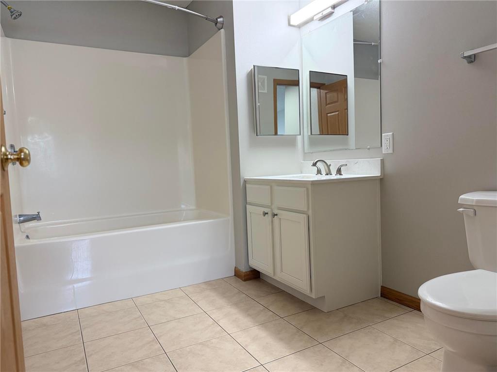 1321 Lake Drive W #111 Chanhassen MN 55317 7066005 image24