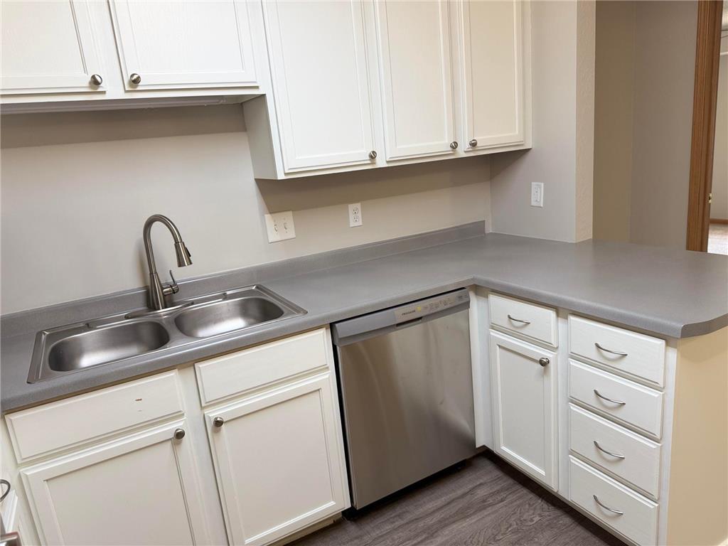 1321 Lake Drive W #111 Chanhassen MN 55317 7066005 image4