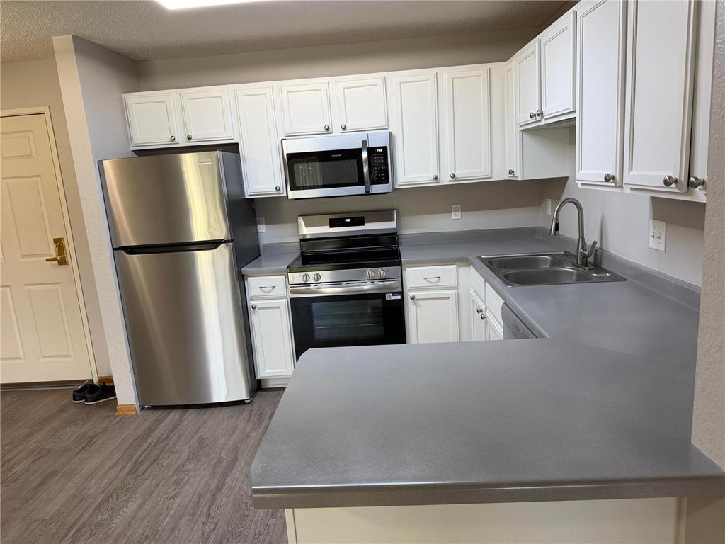 1321 Lake Drive W #111 Chanhassen MN 55317 7066005 image5