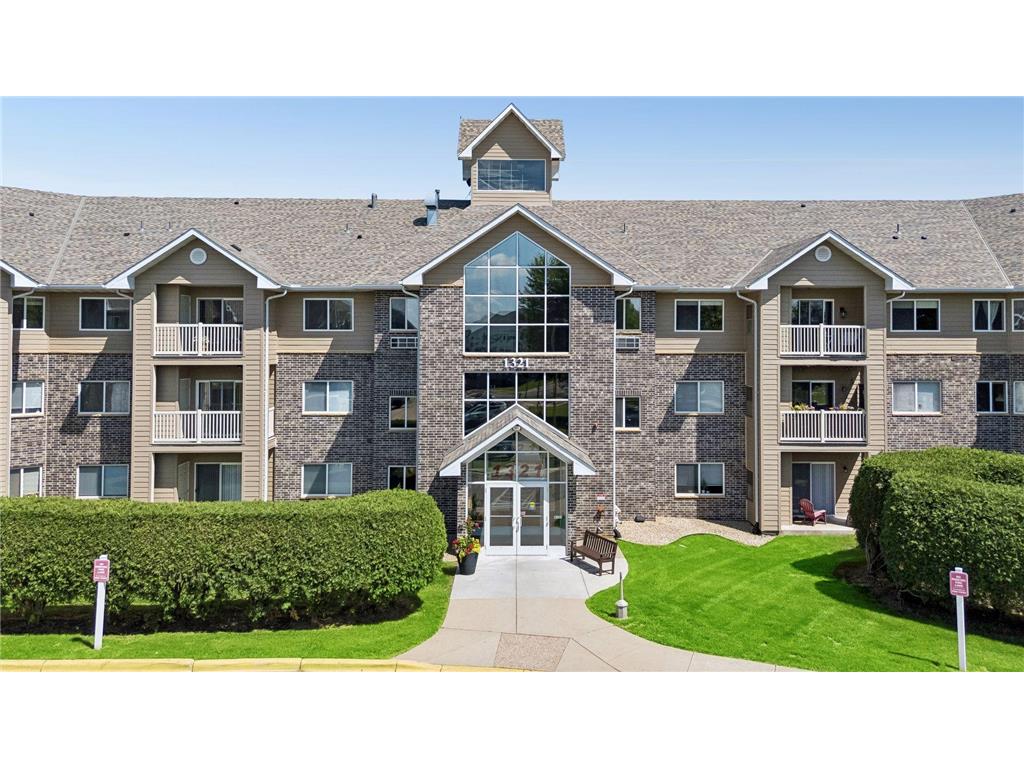 1321 Lake Drive W #123 Chanhassen MN 55317 7086500 image1
