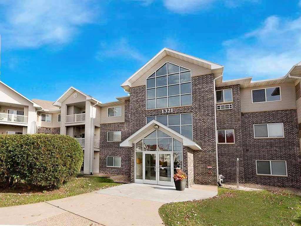 1321 Lake Drive W 218, Chanhassen, MN 55317 MLS 5679427 Edina Realty