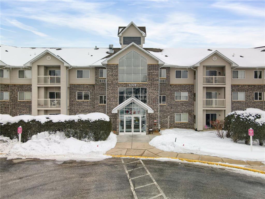 1321 Lake Drive W #218 Chanhassen MN 55317 6329532 image1