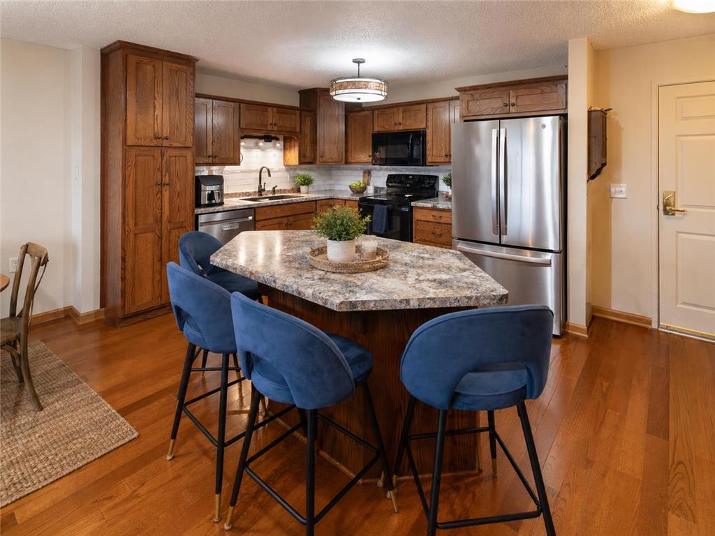 1321 Lake Drive W #302 Chanhassen MN 55317 7062783 image3