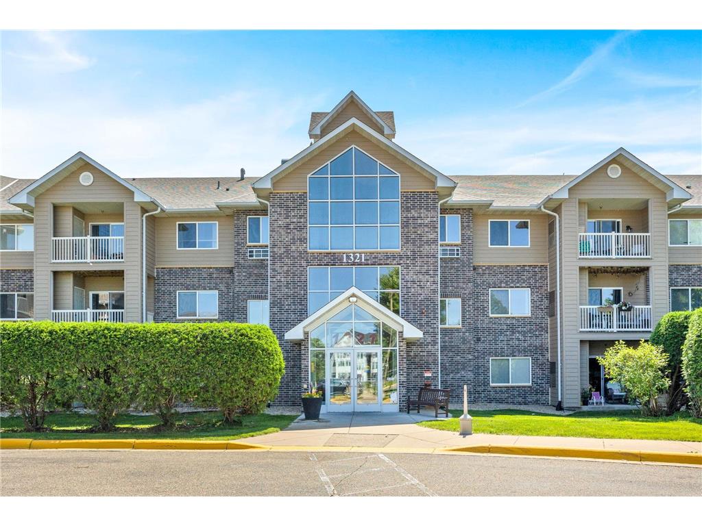 1321 Lake Drive W #318 Chanhassen MN 55317 6537937 image1