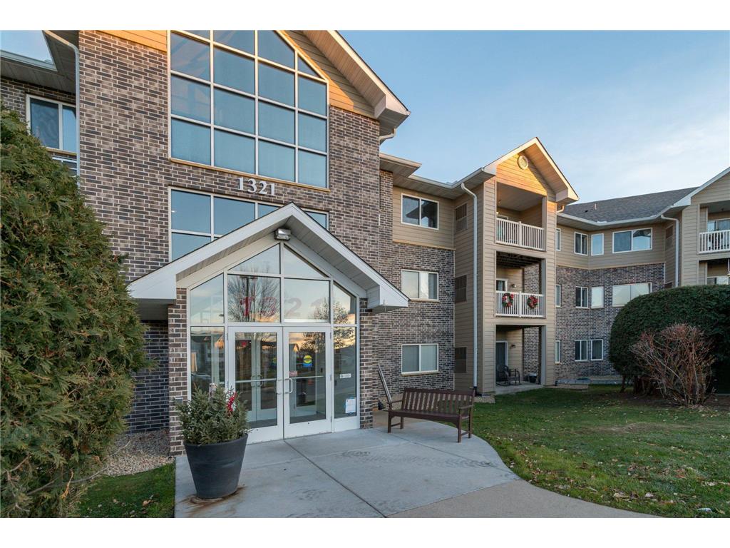 1321 Lake Drive W #321 Chanhassen MN 55317 6462506 image1