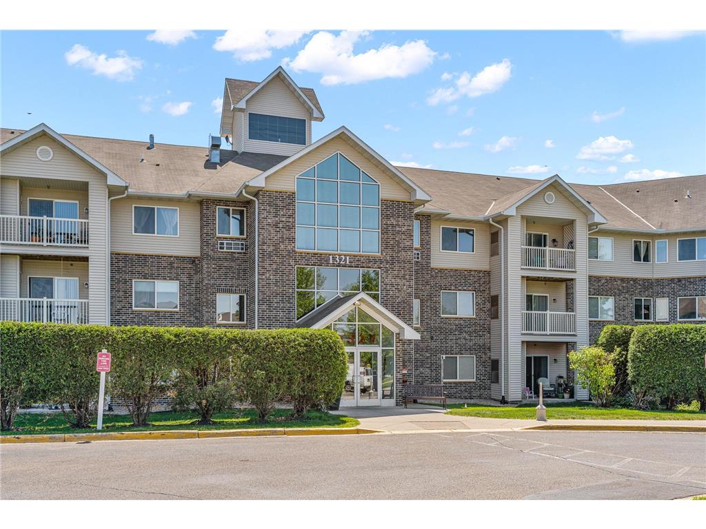 1321 Lake Drive W #328 Chanhassen MN 55317 6377644 image1