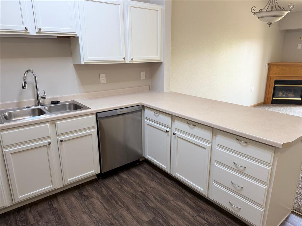1321 Lake Drive W #329 Chanhassen MN 55317 7088171 image6
