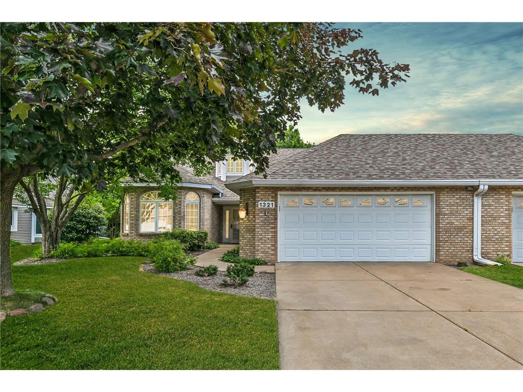 1321 Silverthorn Drive Shoreview MN 55126 MLS: 6548602 Edina Realty 1321 Silverthorn Drive Shoreview MN 55126 MLS: 6548602 Edina Realty
