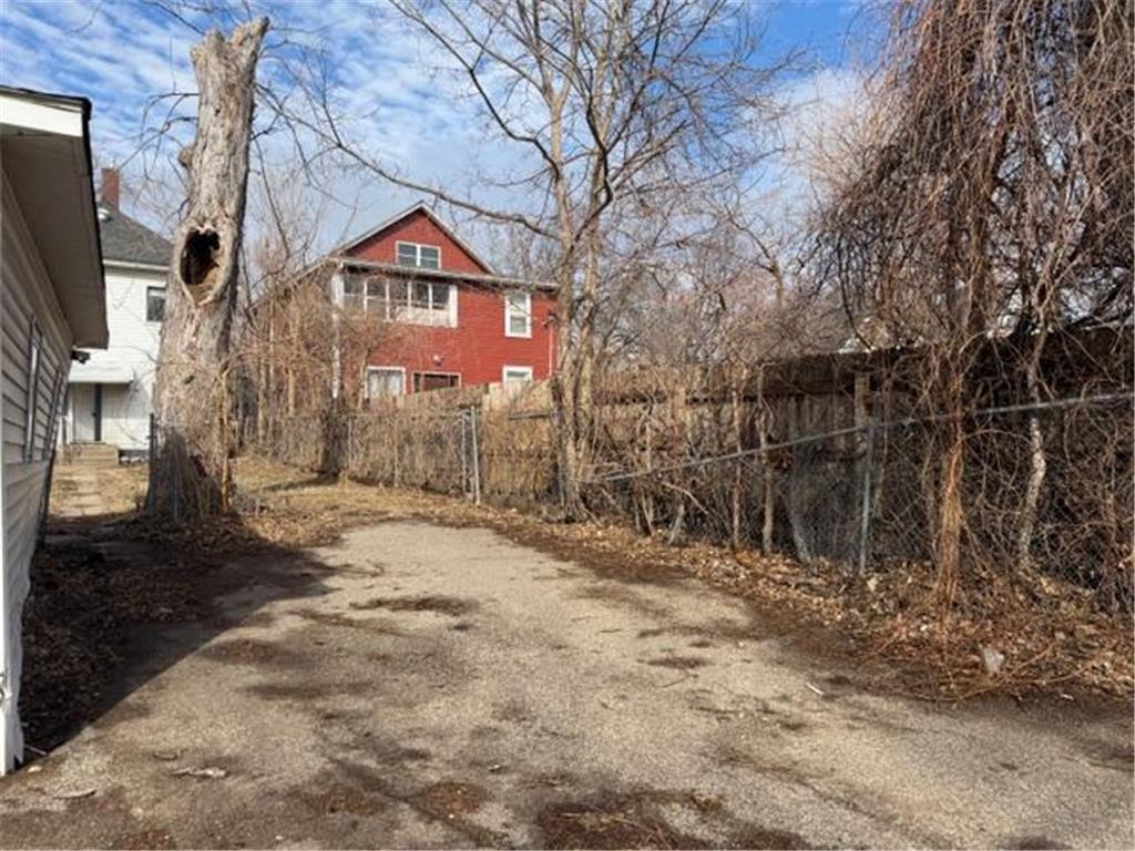 1322 Fremont Avenue N Minneapolis MN 55411 7048873 image18