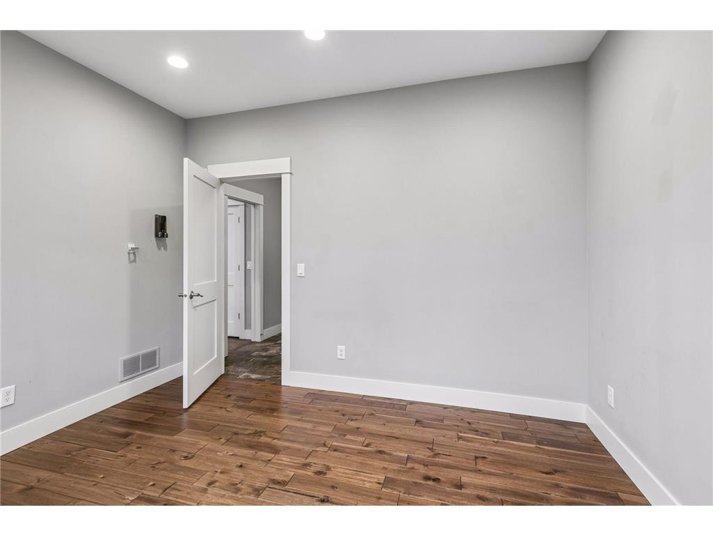 13222 Dahlgren Road Minnetonka MN 55305 7028376 image26