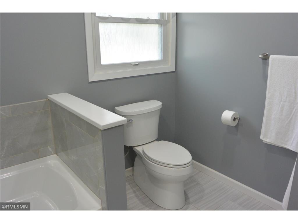 1323 Armstrong Avenue N Glencoe MN 55336 7084420 image20