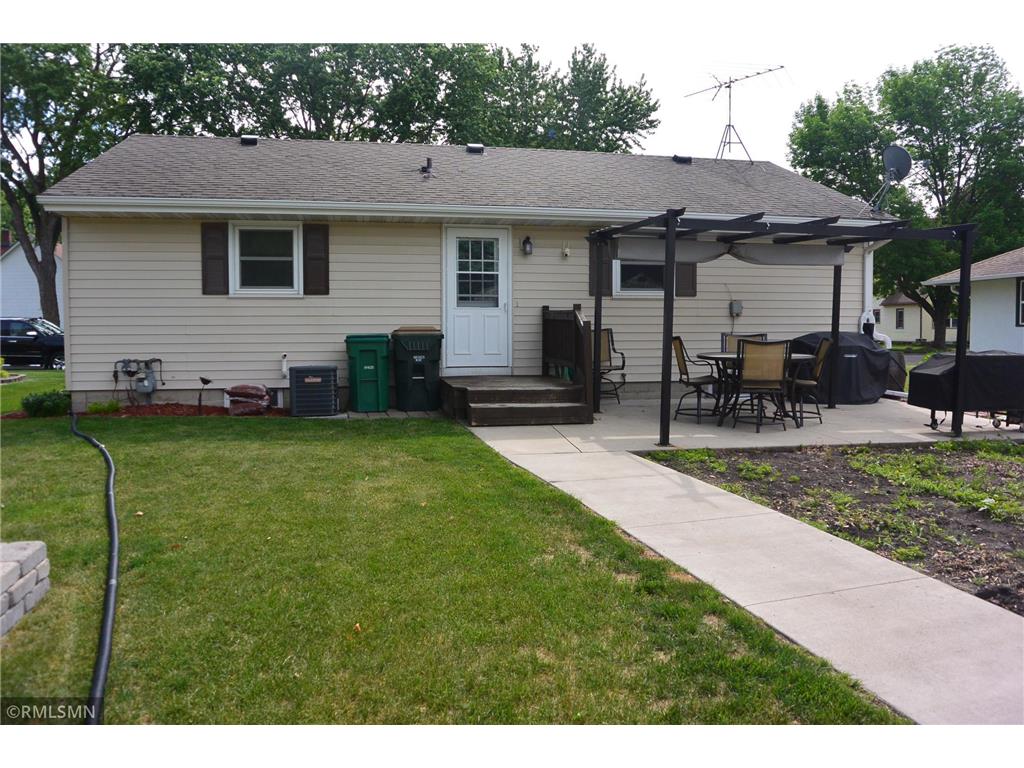 1323 Armstrong Avenue N Glencoe MN 55336 7084420 image3