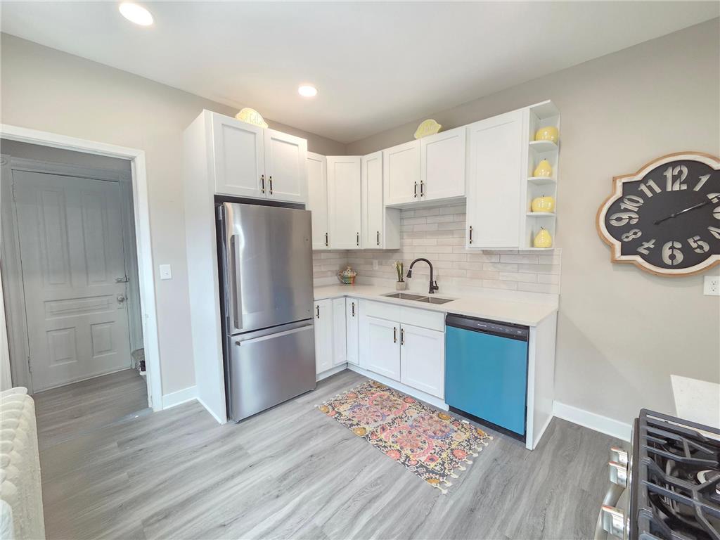 1323 Lincoln Avenue Saint Paul MN 55105 7012345 image10