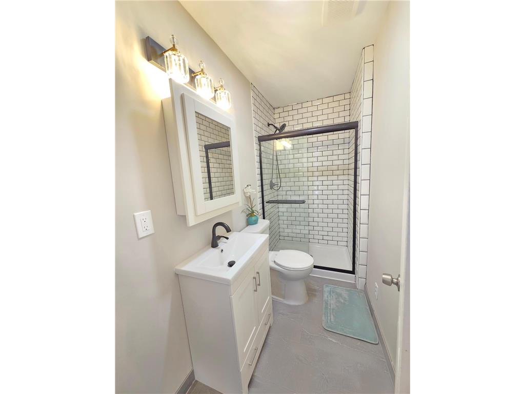 1323 Lincoln Avenue Saint Paul MN 55105 7012345 image24