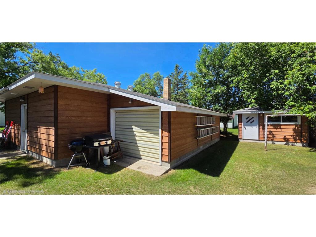 1324 8th Avenue International Falls MN 56649 7102049 image20