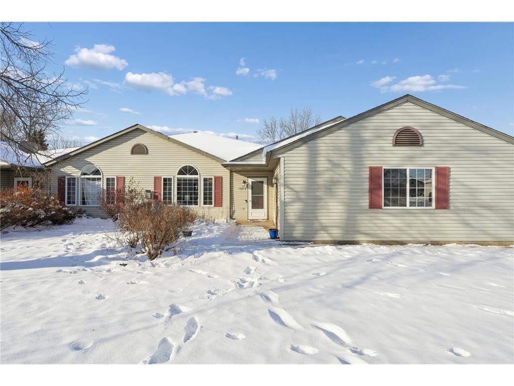 1324 Carriage Drive #B Hudson WI 54016 6823239 image1
