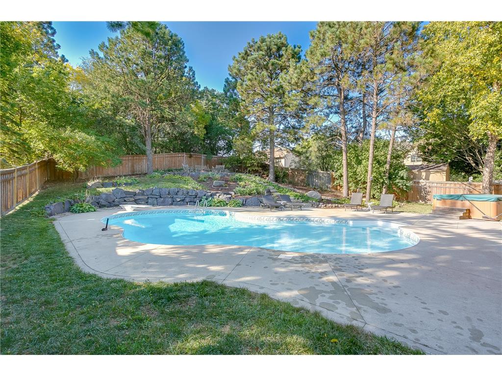 1324 Crestridge Lane Eagan MN 55123 6433148 image1
