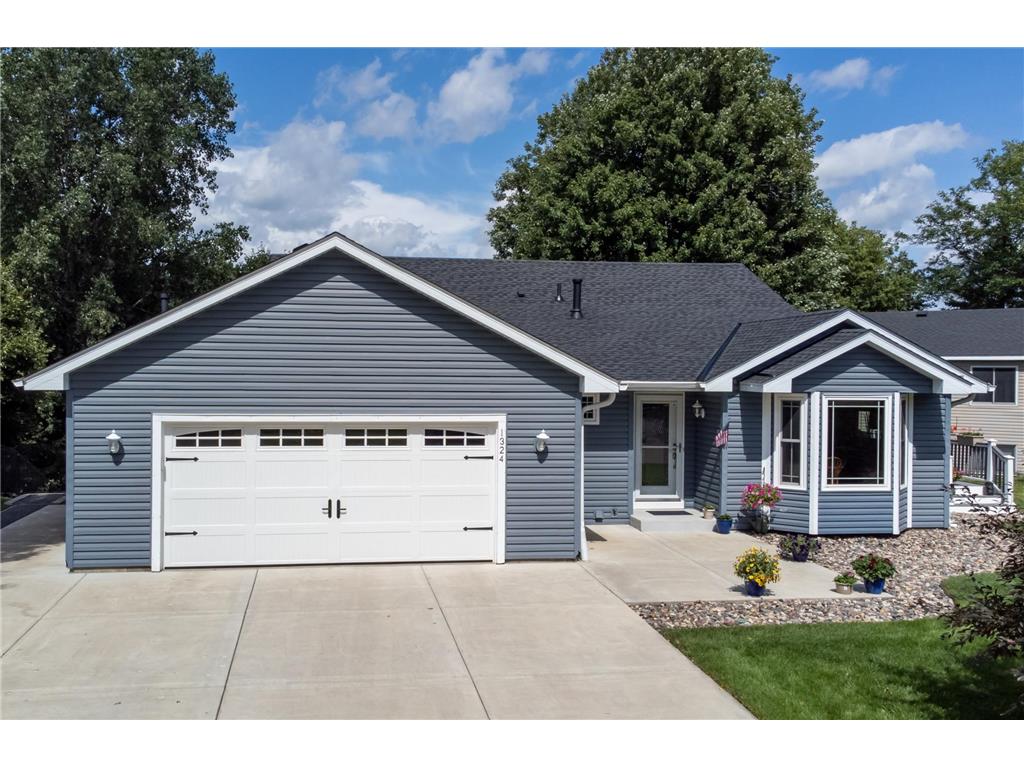 1324 Granite Lane N, Oakdale, MN, 55128 MLS 6255927 Edina Realty