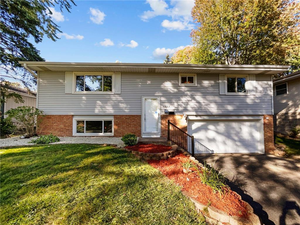 1325 42 1/2 Avenue NE Columbia Heights MN 55421 6447214 image1