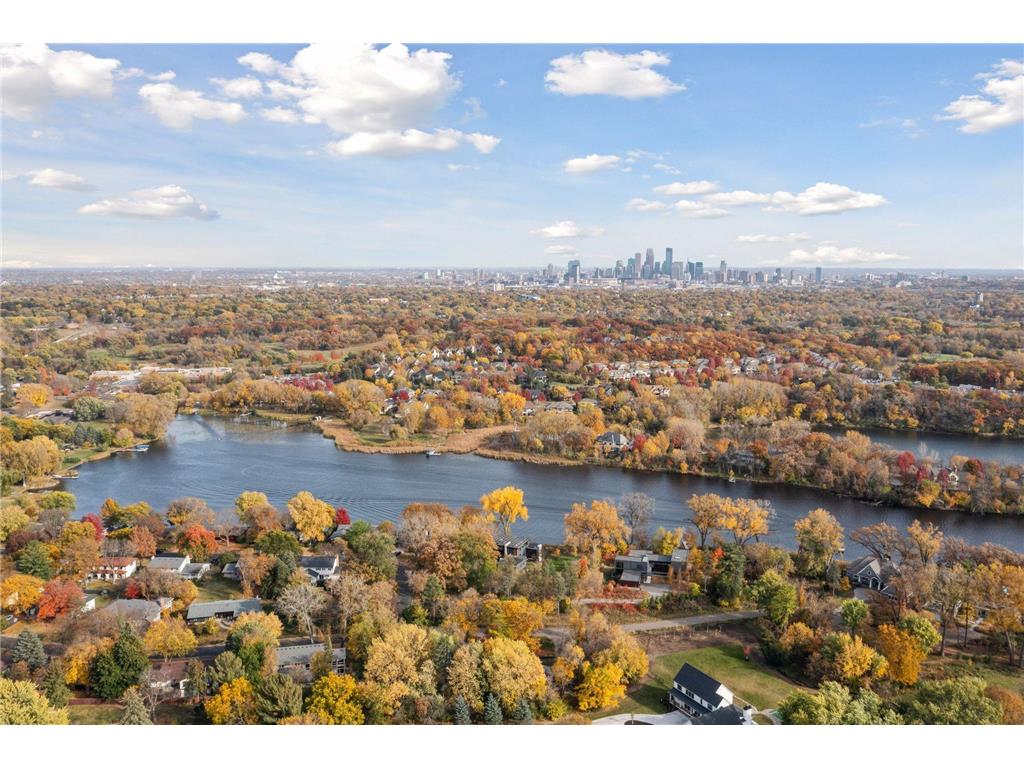 1325 Spring Valley Road Golden Valley MN 55422 - Sweeney Lake 6824641 image2