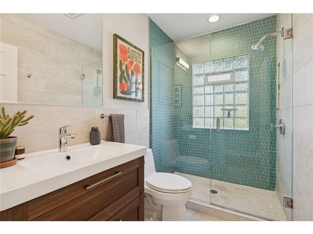 1325 Spring Valley Road Golden Valley MN 55422 - Sweeney Lake 6824641 image28