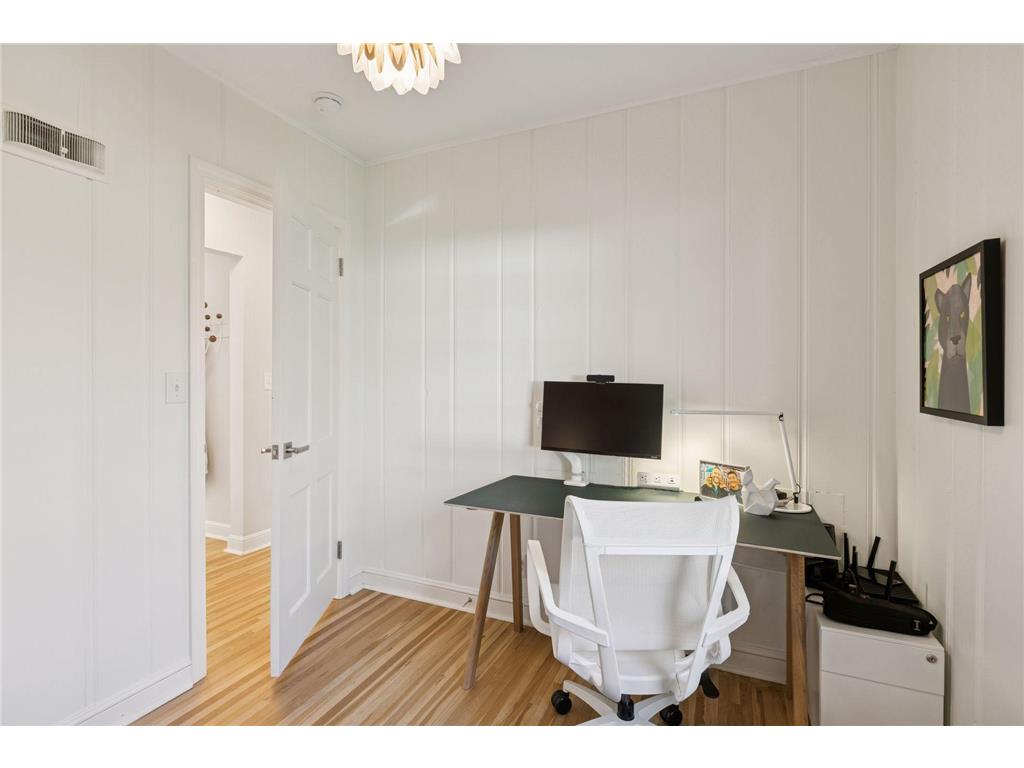 1325 Spring Valley Road Golden Valley MN 55422 - Sweeney Lake 6824641 image32