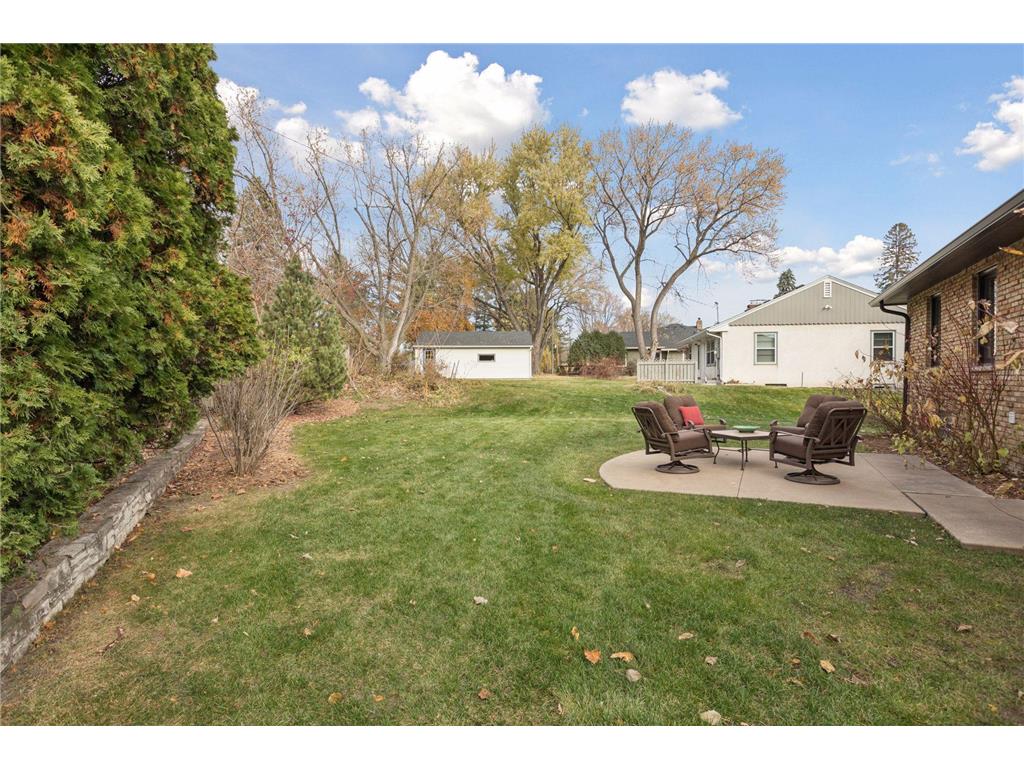 1325 Spring Valley Road Golden Valley MN 55422 - Sweeney Lake 6824641 image36