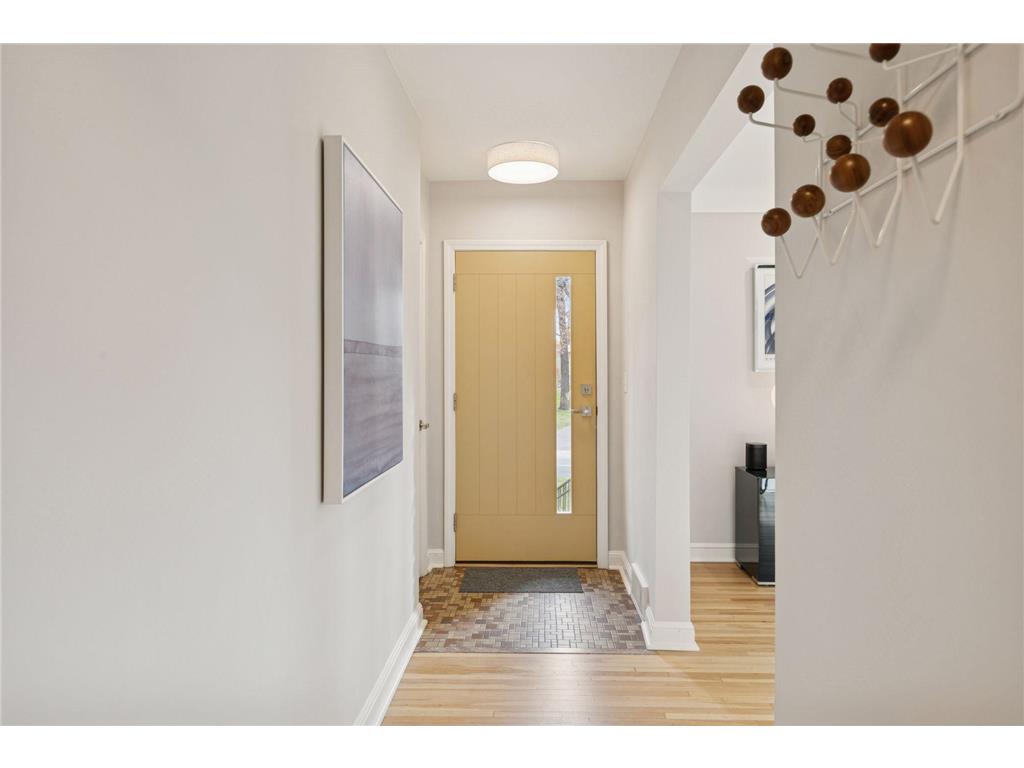 1325 Spring Valley Road Golden Valley MN 55422 - Sweeney Lake 6824641 image9