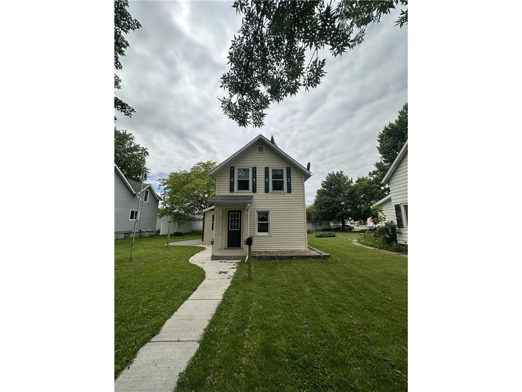 1325 Stout Street Menomonie WI 54751 6588567 image1