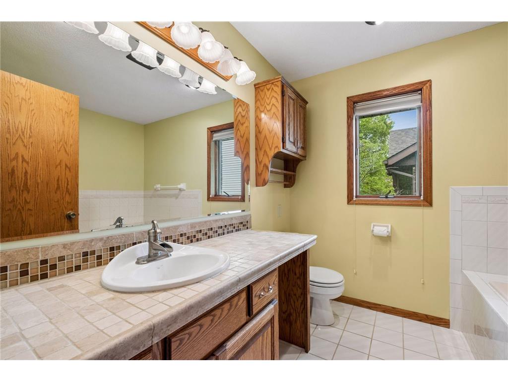 1326 Griffin Avenue Mahtomedi MN 55115 7064772 image38