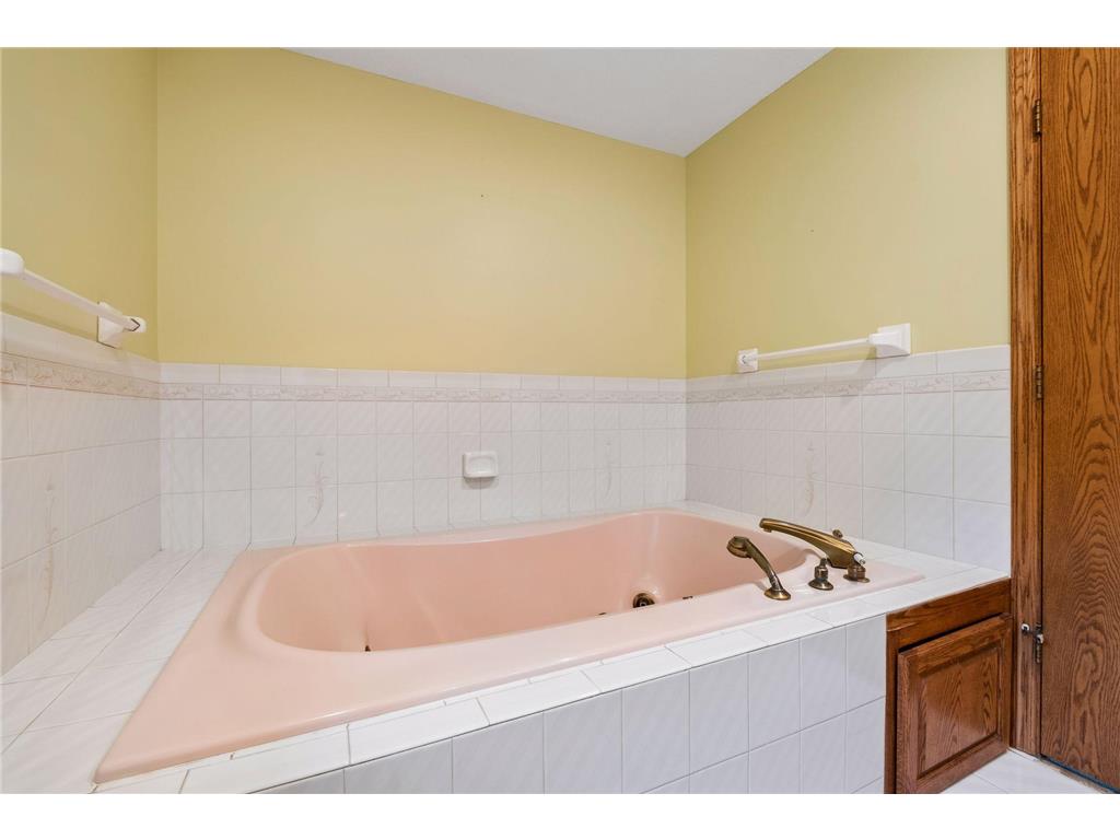 1326 Griffin Avenue Mahtomedi MN 55115 7064772 image39