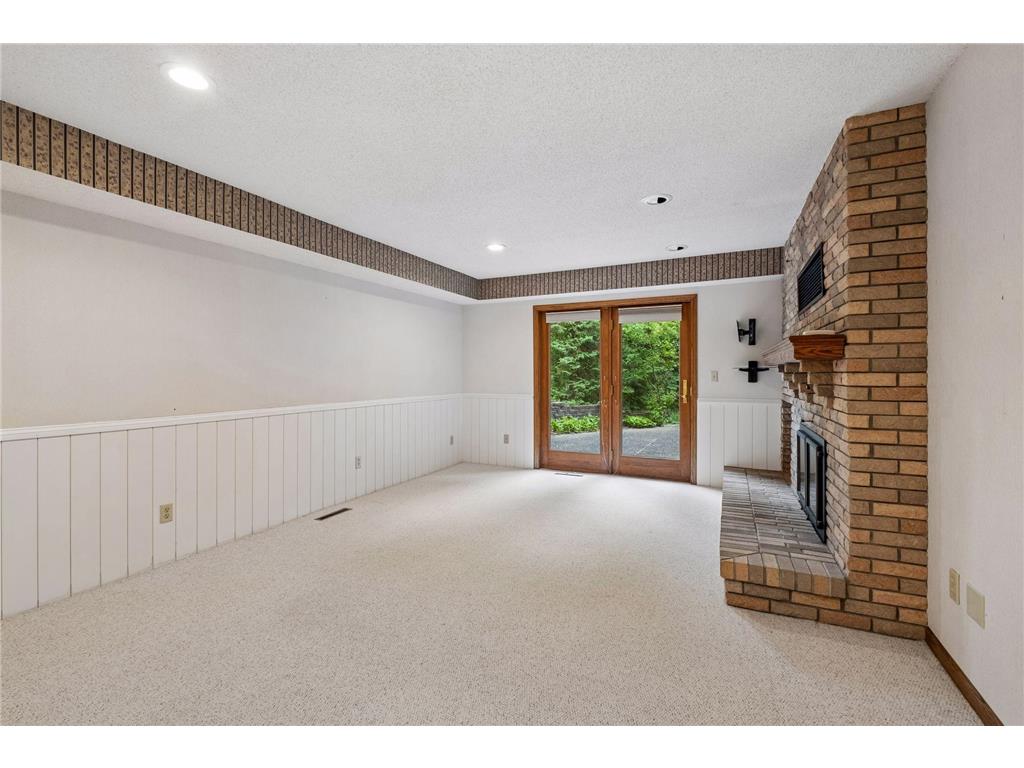 1326 Griffin Avenue Mahtomedi MN 55115 7064772 image40