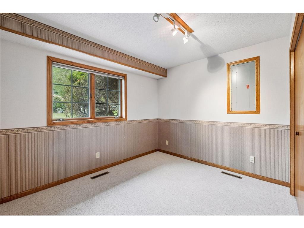1326 Griffin Avenue Mahtomedi MN 55115 7064772 image47
