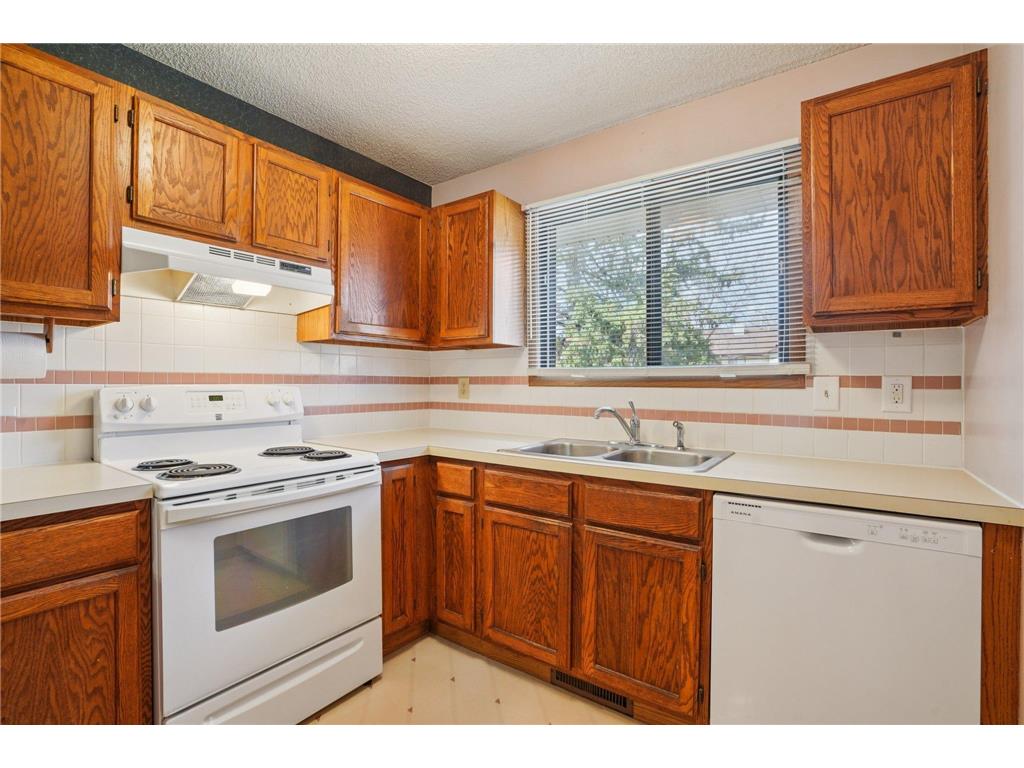 13262 90th Avenue N Maple Grove MN 55369 7045245 image12