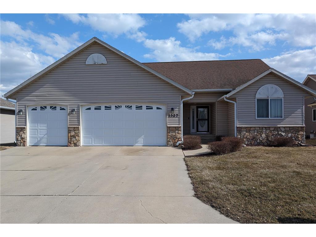1327 Sherwood Street SE Hutchinson MN 55350 6497888 image1