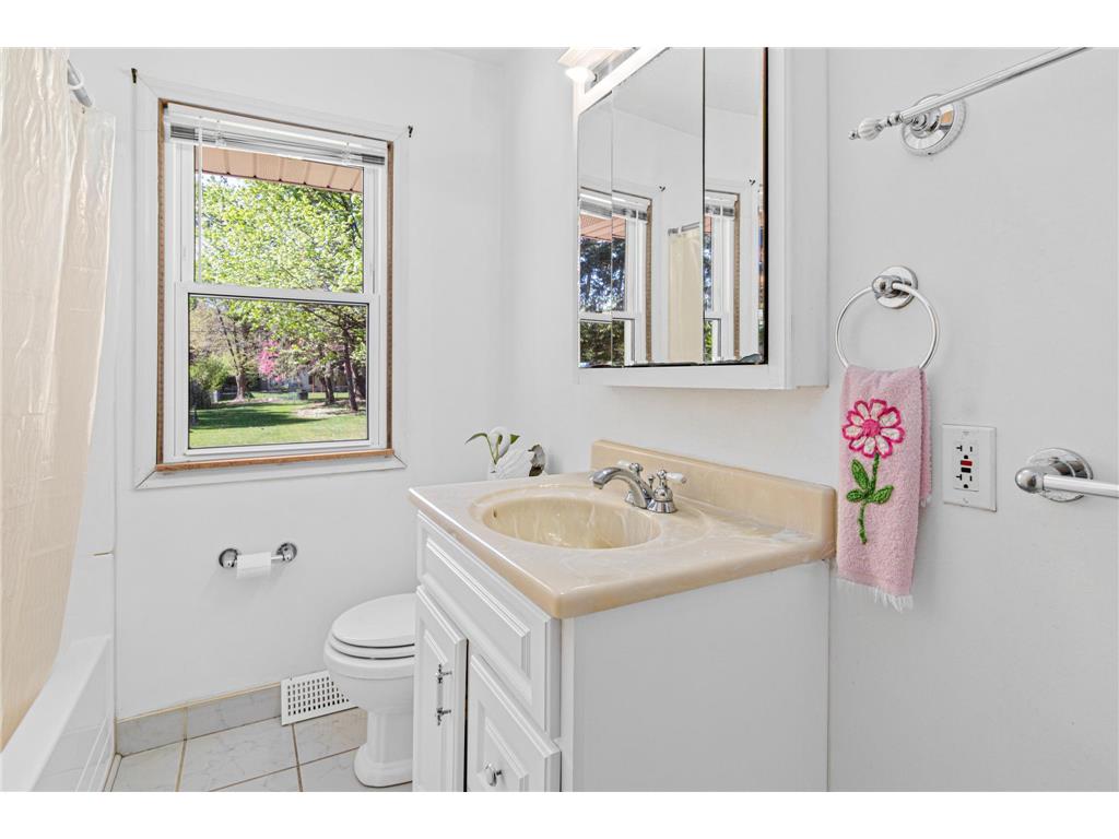 1328 66th Avenue NE Fridley MN 55432 7076900 image19