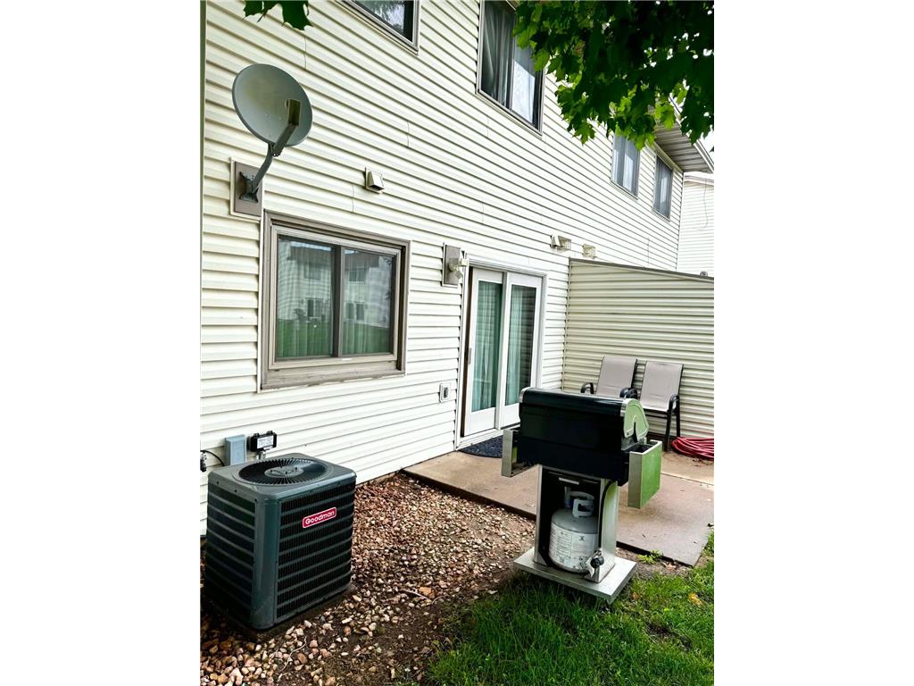 1329 68th Lane N Brooklyn Center MN 55430 7110401 image10